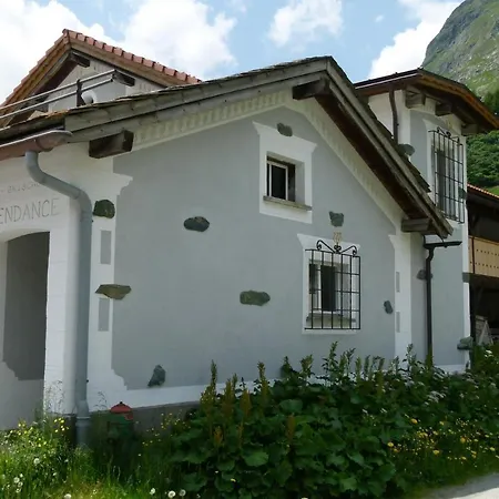 Grischuna Hotel 3*