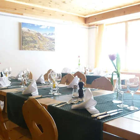 Grischuna ホテル 3*