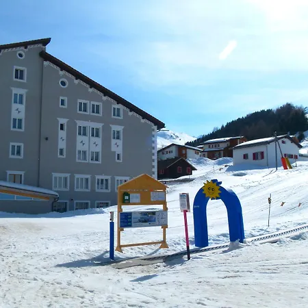 Otel Grischuna 3*