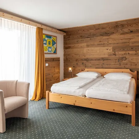 Otel Grischuna 3*