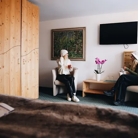 Grischuna Hotel 3*